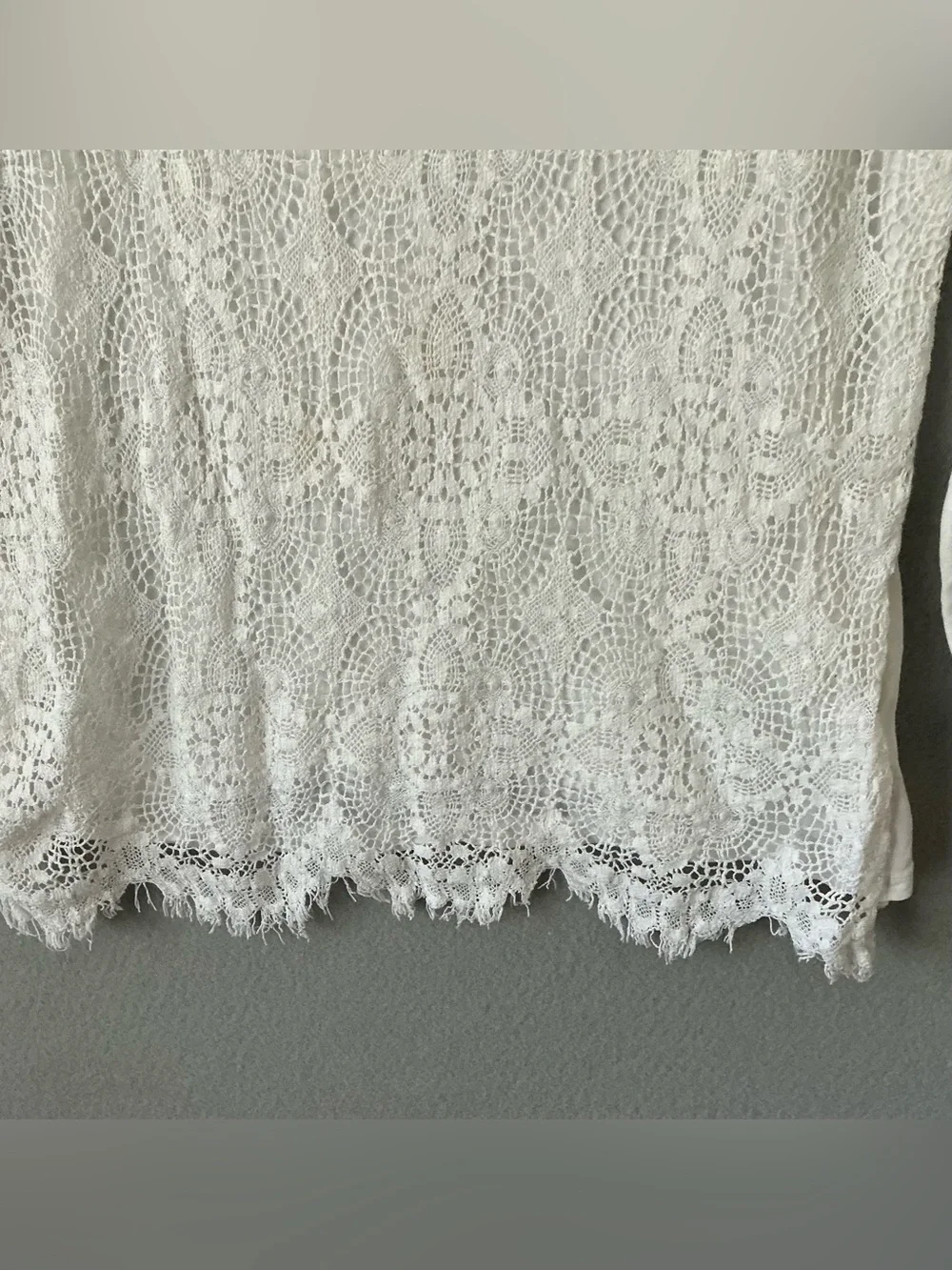 J CREW White Crochet Lace Front Fringe Hem Top Scoop Neck Long Sleeve L Boho